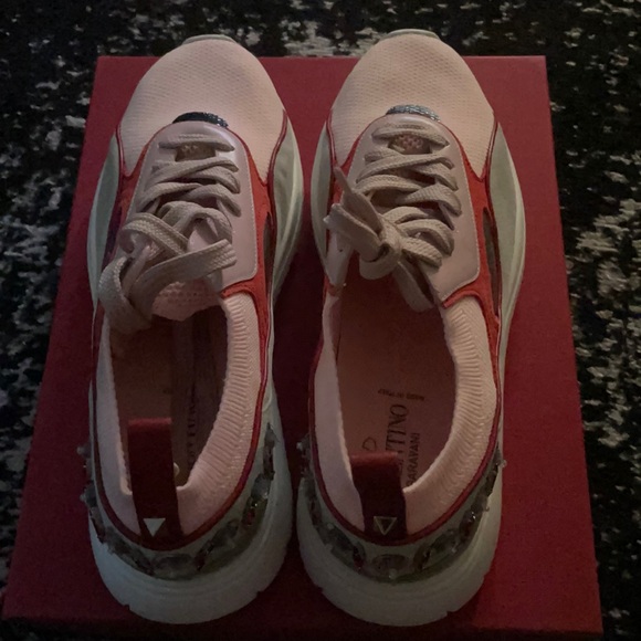 Valentino Garavani Embellished Pink Sneakers ๐๐ธ - Picture 3 of 12